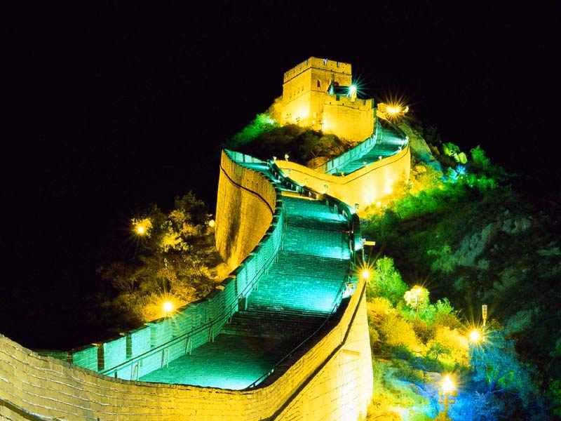 Velká čínská zeď v noci